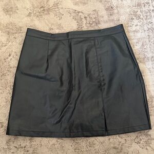 Elegant Black Leather Skirt